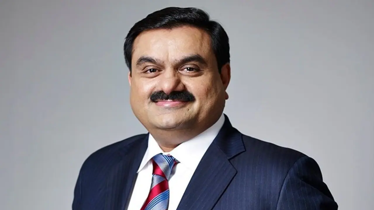 అదానీ గ్రూప్లో ఎల్ఐసీ పెట్టుబడి రెండేళ్లలో ఐదు రెట్లు పెరుగుదల, రూ. 74,142 కోట్లకు చేరిన ఎల్ఐసీ పెట్టుబడి.. అదానీ గ్రూప్లో ఎల్ఐసీ పెట్టుబడి రెండేళ్లలో ఐదు రెట్లు పెరుగుదల, రూ. 74,142 కోట్లకు చేరిన ఎల్ఐసీ పెట్టుబడి..