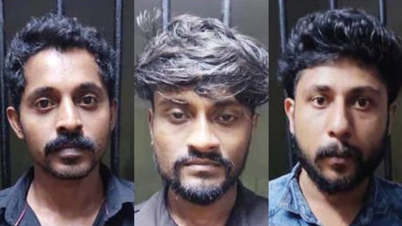 ഓണാഘോഷ സ്ഥലത്ത് ബൈക്ക് റേസിങ് നടത്തിയത് ചോദ്യം ചെയ്ത യുവതിയെ വീട്ടിൽ കയറി ആക്രമിച്ച മൂന്നുപേർ അറസ്റ്റിൽ ഓണാഘോഷ സ്ഥലത്ത് ബൈക്ക് റേസിങ് നടത്തിയത് ചോദ്യം ചെയ്ത യുവതിയെ വീട്ടിൽ കയറി ആക്രമിച്ച മൂന്നുപേർ അറസ്റ്റിൽ