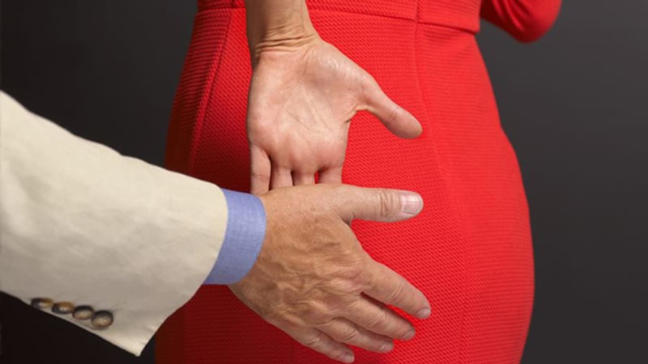 हनीमून पर SEX से इंकार, फिर बनाया अप्राकृतिक संबंध, शादी के 8 साल बाद पति का सच जान पत्नी हैरान