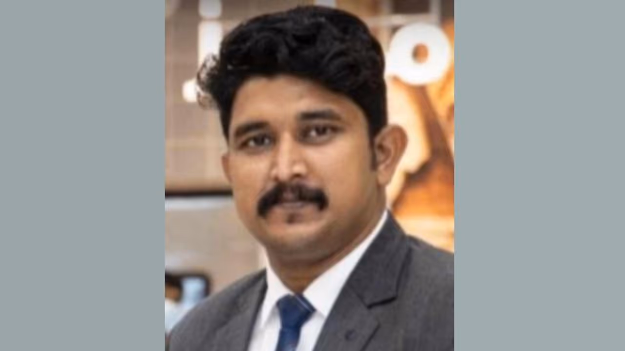 പ്രവാസി മലയാളി യുവാവ് ഹൃദയാഘാതം മൂലം മരിച്ചു പ്രവാസി മലയാളി യുവാവ് ഹൃദയാഘാതം മൂലം മരിച്ചു