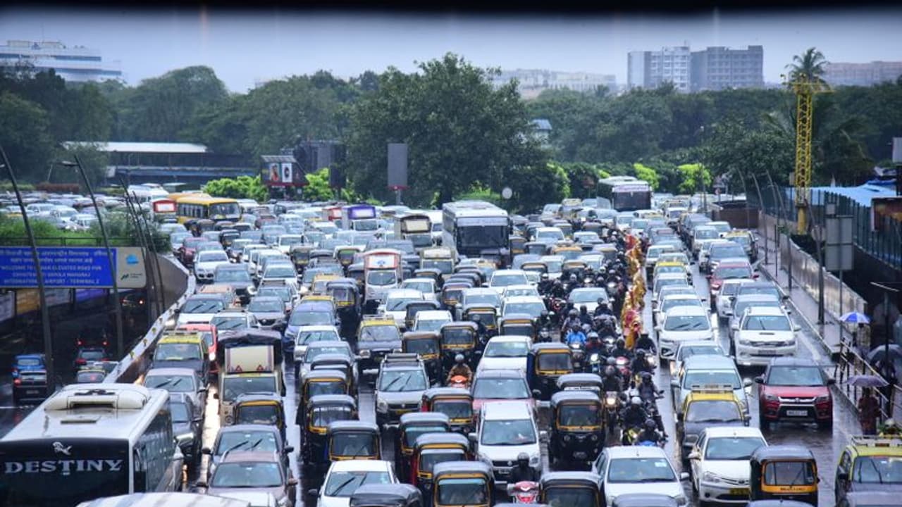 വണ്ടി വാങ്ങാൻ പ്ലാനുണ്ടെങ്കില്‍ നീട്ടരുത്, അടുത്ത വര്‍ഷം മുതല്‍ വില കുതിക്കും!