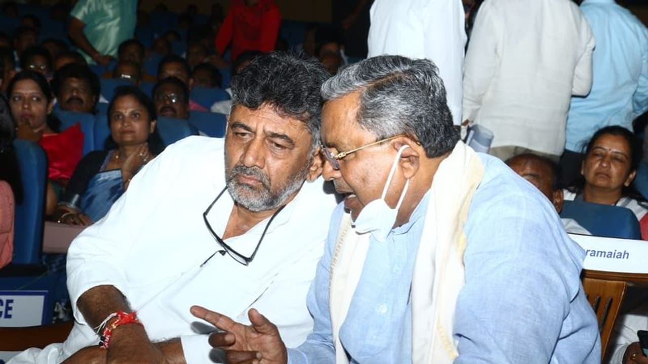 'ആളുകൾക്ക് പല ആഗ്രഹങ്ങളും, തീരുമാനം ഹൈക്കമാന്റിന്റേത്', സിദ്ധരാമയ്യയുടെ സ്ഥാനാർത്ഥിത്വത്തിൽ ഡി കെ ശിവകുമാർ 'ആളുകൾക്ക് പല ആഗ്രഹങ്ങളും, തീരുമാനം ഹൈക്കമാന്റിന്റേത്', സിദ്ധരാമയ്യയുടെ സ്ഥാനാർത്ഥിത്വത്തിൽ ഡി കെ ശിവകുമാർ