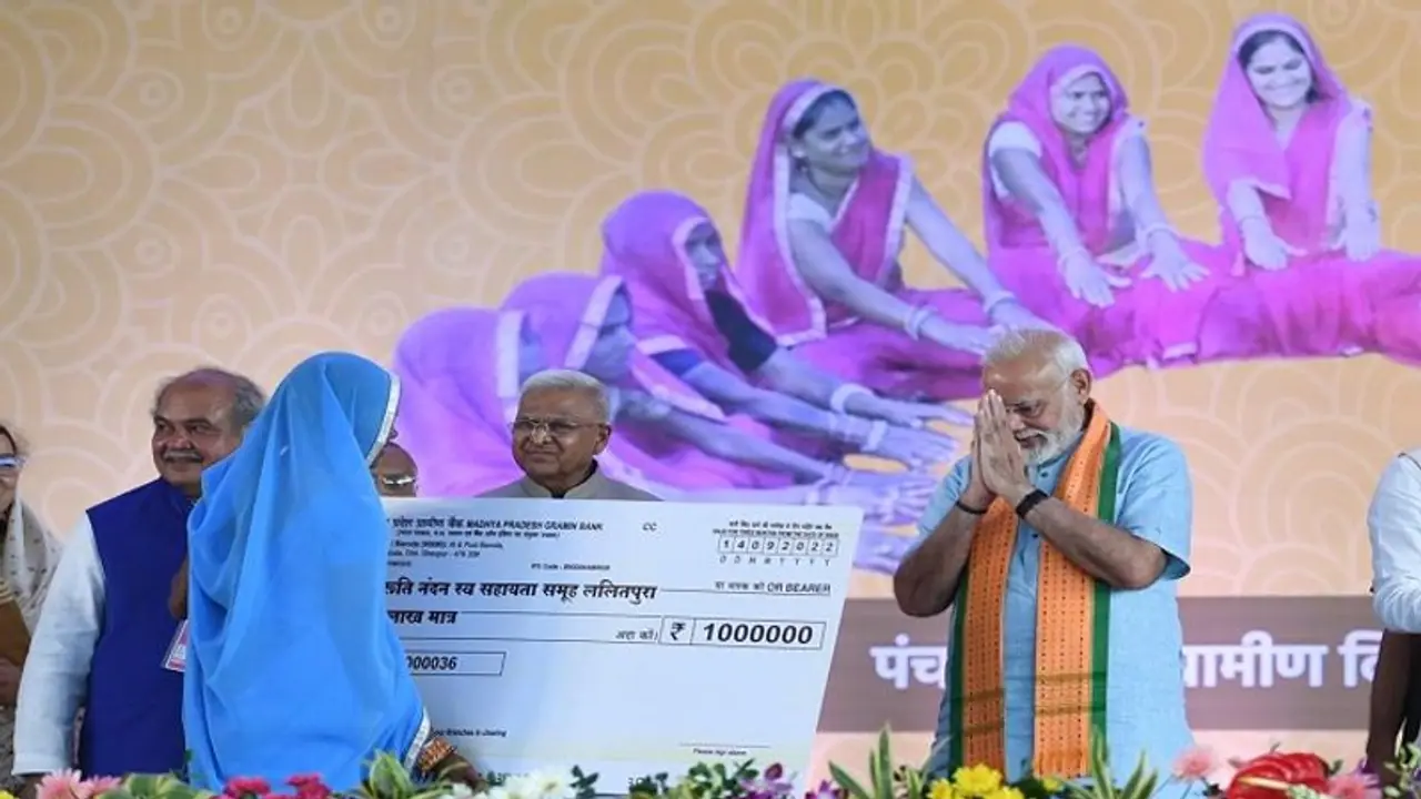 जन्मदिन पर मां को याद कर भावुक हो गए PM मोदी, कहा मां के पास नहीं गया, आज लाखों माताएं आशीर्वाद दे रही हैं