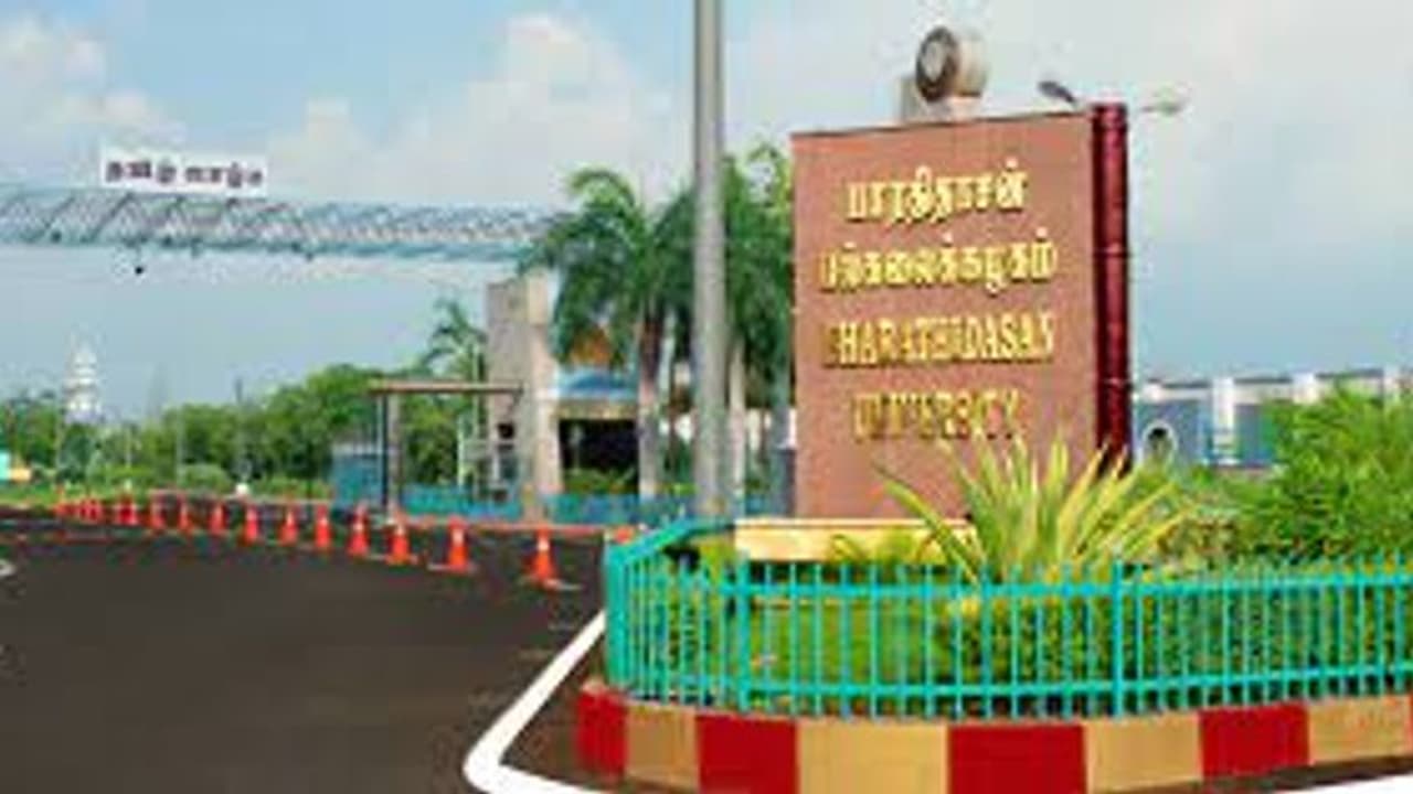 பாரதிதாசன் பல்கலைக்கழகத்தில் ரூ.20,000 சம்பளத்தில் வேலை.. யாரெல்லாம் விண்ணப்பிக்கலாம்..? விவரம் உள்ளே பாரதிதாசன் பல்கலைக்கழகத்தில் ரூ.20,000 சம்பளத்தில் வேலை.. யாரெல்லாம் விண்ணப்பிக்கலாம்..? விவரம் உள்ளே