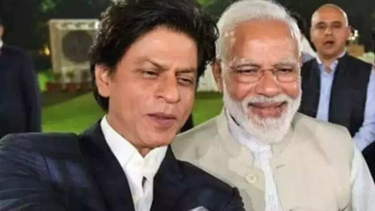 ‘ഒരുദിവസം അവധിയെടുത്ത് ജന്മദിനം ആസ്വദിക്കൂ സർ’; പ്രധാനമന്ത്രിയോട് ഷാരൂഖ് ഖാന് ‘ഒരുദിവസം അവധിയെടുത്ത് ജന്മദിനം ആസ്വദിക്കൂ സർ’; പ്രധാനമന്ത്രിയോട് ഷാരൂഖ് ഖാന്