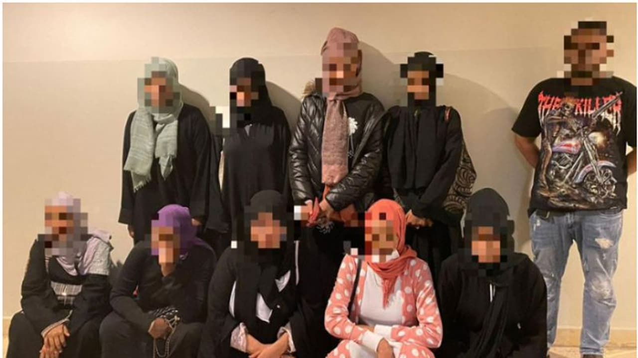 താമസ നിയമലംഘകരെ കണ്ടെത്താന് പരിശോധന; 10 പ്രവാസികള് അറസ്റ്റില് താമസ നിയമലംഘകരെ കണ്ടെത്താന് പരിശോധന; 10 പ്രവാസികള് അറസ്റ്റില്