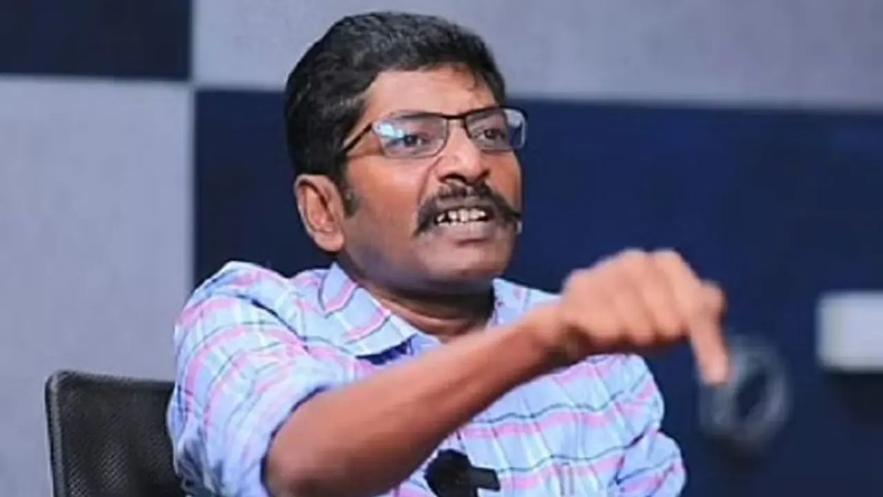 Savukku Shankar: சவுக்கு சங்கர் கைது; தேனியில் வைத்து தட்டித்தூக்கிய போலீஸ்; என்ன காரணம் தெரியுமா? Savukku Shankar: சவுக்கு சங்கர் கைது; தேனியில் வைத்து தட்டித்தூக்கிய போலீஸ்; என்ன காரணம் தெரியுமா?