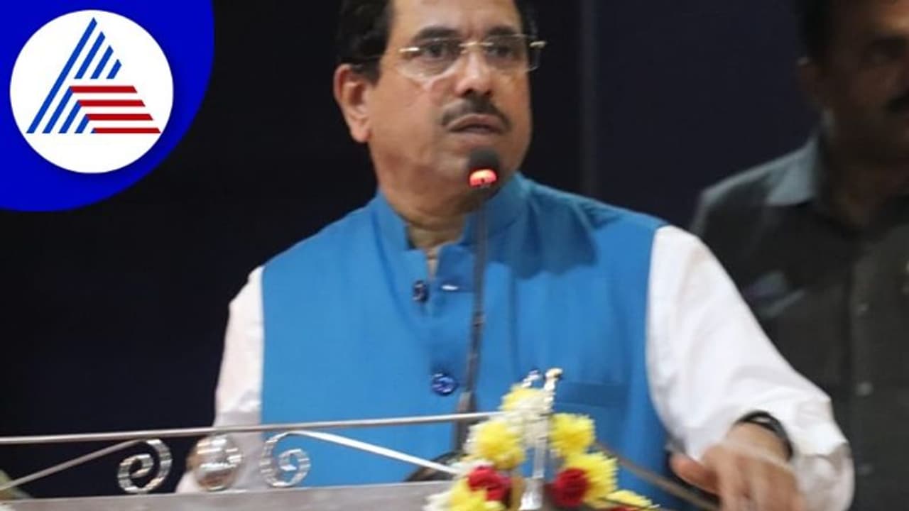 Atal Bihari Vajpayee Jayanti: ಮೌಲ್ಯಾಧರಿತ ರಾಜಕಾರಣಕ್ಕೆ ಒತ್ತು ನೀಡಿದ್ದ ವಾಜಪೇಯಿ: ಪ್ರಲ್ಹಾದ್ ಜೋಶಿ