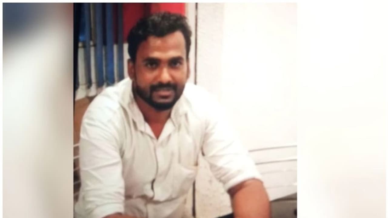 പത്തനംതിട്ടയിൽ പിണങ്ങി കഴിഞ്ഞിരുന്ന ഭാര്യയുടെ കൈകള് വെട്ടിമാറ്റി; ഭര്ത്താവ് അറസ്റ്റില് പത്തനംതിട്ടയിൽ പിണങ്ങി കഴിഞ്ഞിരുന്ന ഭാര്യയുടെ കൈകള് വെട്ടിമാറ്റി; ഭര്ത്താവ് അറസ്റ്റില്