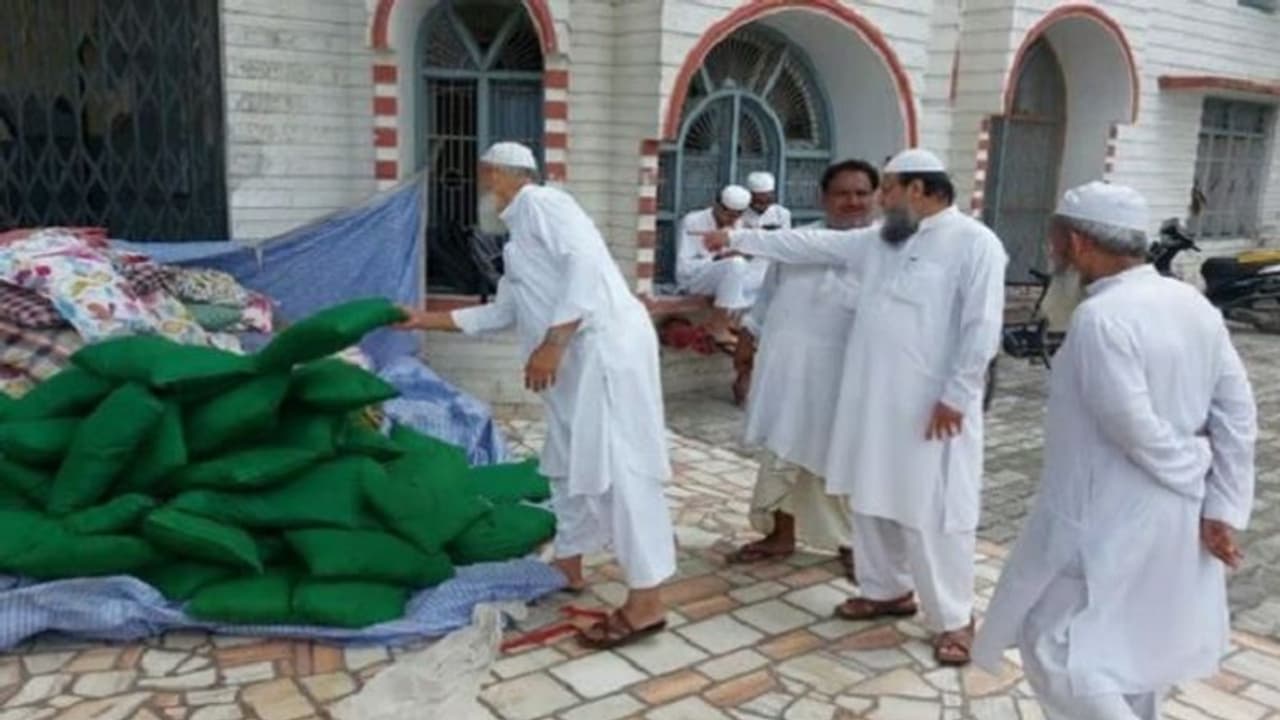 मदरसों के सर्वे के विरोध में दारुल उलून देवबंद में बड़ा सम्मलेन आज, यूपी के 250 से अधिक संचालक लेंगे हिस्सा मदरसों के सर्वे के विरोध में दारुल उलून देवबंद में बड़ा सम्मलेन आज, यूपी के 250 से अधिक संचालक लेंगे हिस्सा