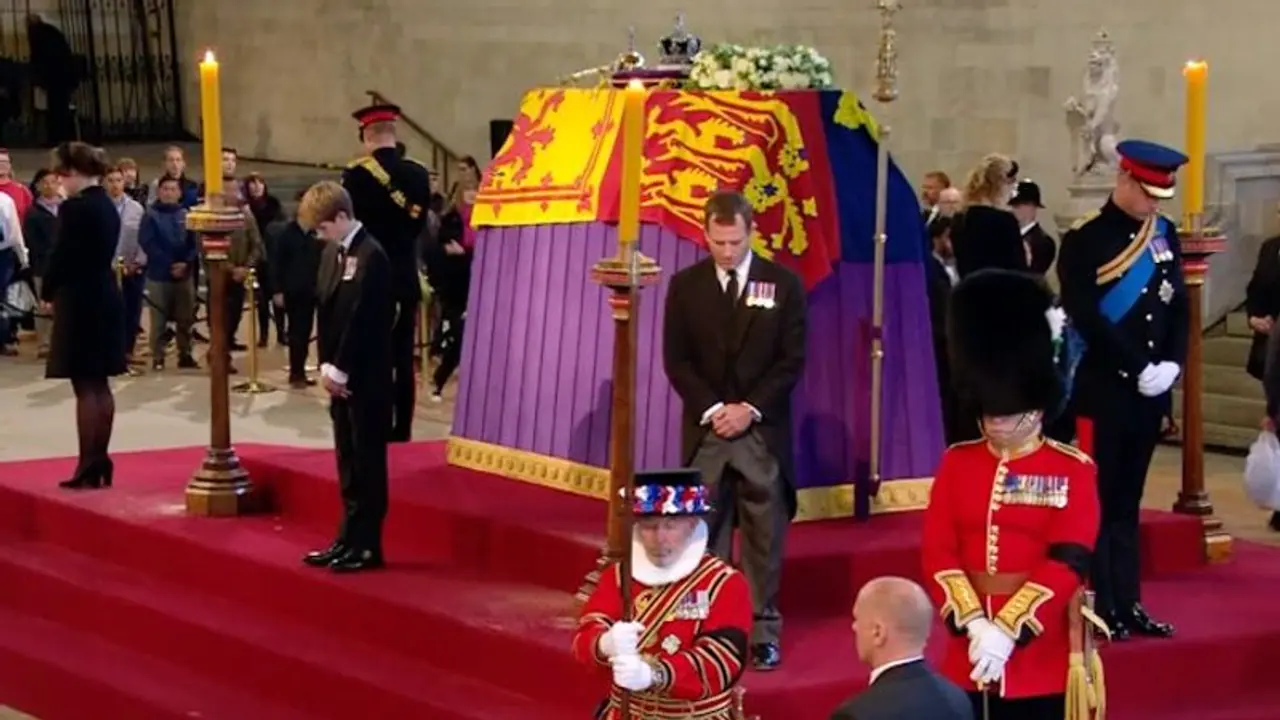 Queen Elizabeth II’s Burial Site: பிரிட்டன் ராணி எலிசபெத் துயில இருக்கும் வின்ட்சர் அரண்மனையின் ரகசியம்!! Queen Elizabeth II’s Burial Site: பிரிட்டன் ராணி எலிசபெத் துயில இருக்கும் வின்ட்சர் அரண்மனையின் ரகசியம்!!