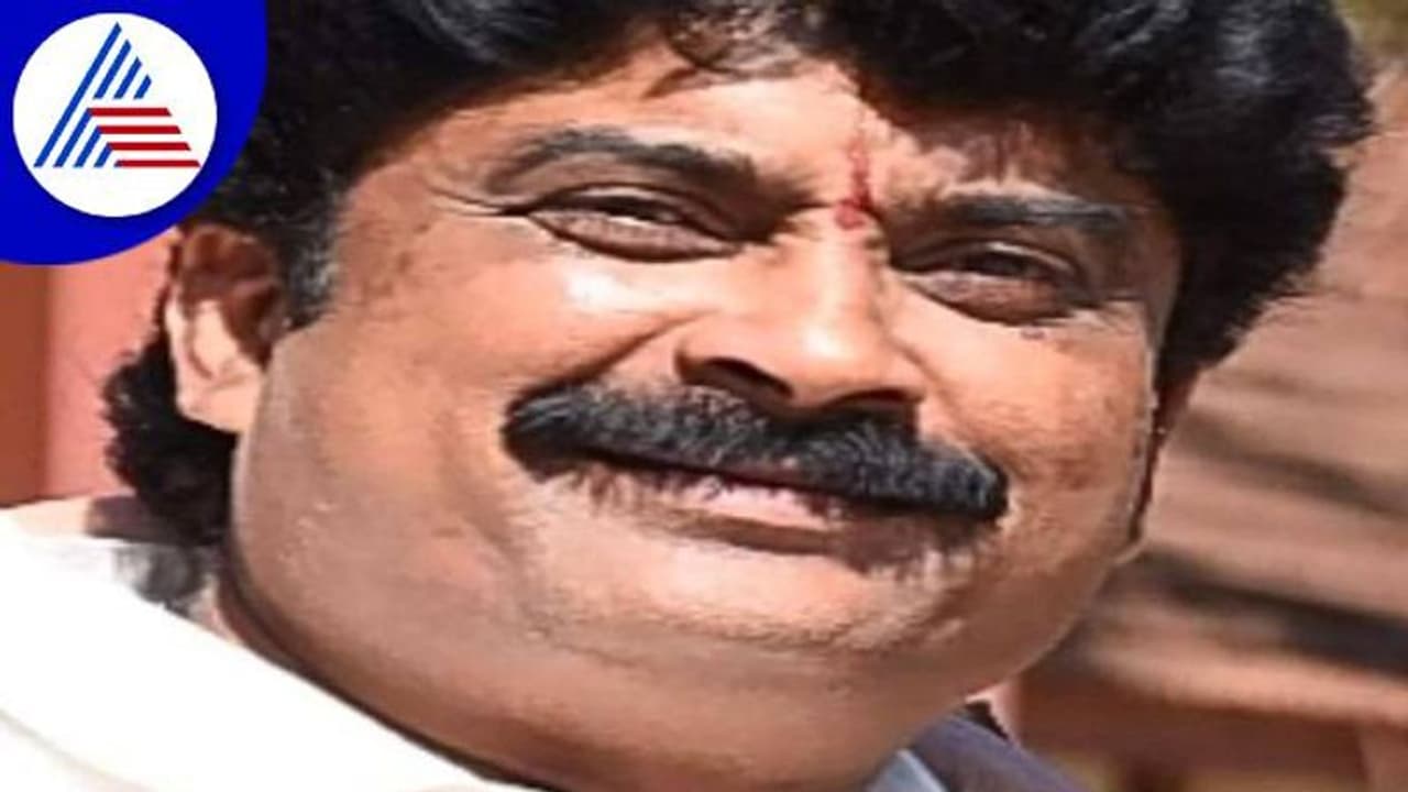 ಧಾರವಾಡ: ಮಹಿಳೆಗೆ ಲೈಂಗಿಕ ಕಿರುಕುಳ, ಕಾಂಗ್ರೆಸ್ ಮುಖಂಡನ ಬಂಧನ ಧಾರವಾಡ: ಮಹಿಳೆಗೆ ಲೈಂಗಿಕ ಕಿರುಕುಳ, ಕಾಂಗ್ರೆಸ್ ಮುಖಂಡನ ಬಂಧನ