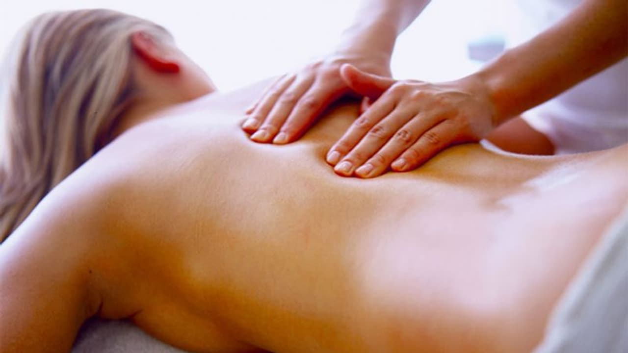 स्पा सेंटर में काम करने वाली नाबालिग लड़की ने सुनाई दर्दभरी कहानी, मसाज कराने के बाद 10 15 लोग करते थे गैंगरेप स्पा सेंटर में काम करने वाली नाबालिग लड़की ने सुनाई दर्दभरी कहानी, मसाज कराने के बाद 10 15 लोग करते थे गैंगरेप