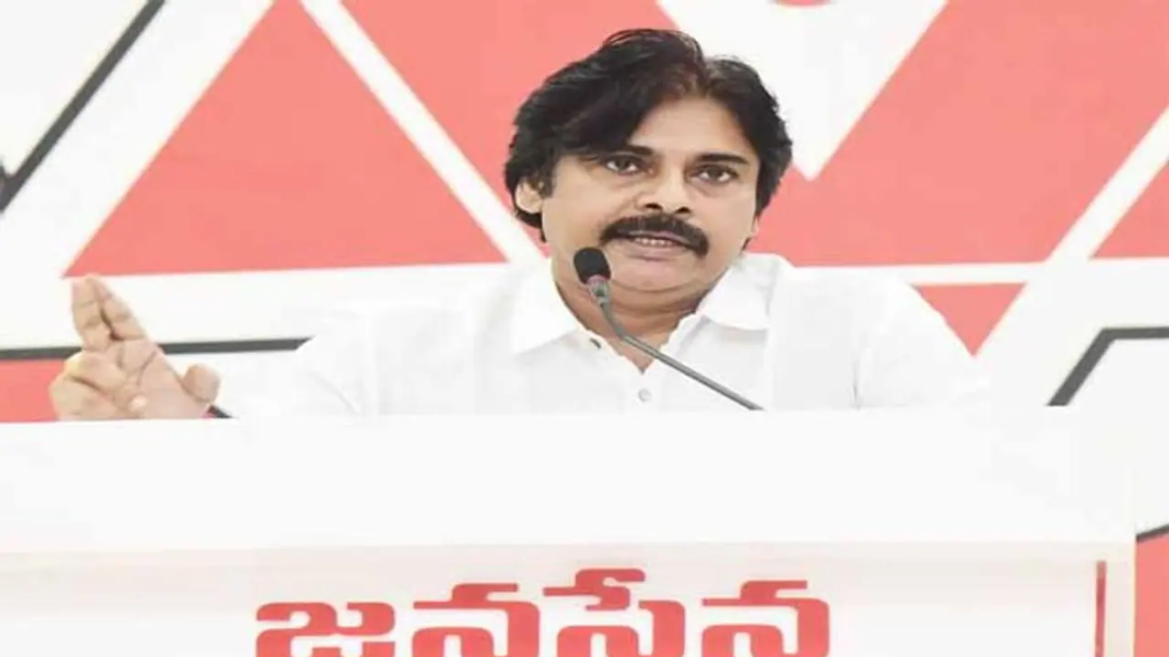 ఈ నెల 15 నుండి ఉత్తరాంధ్రలో పవన్ టూర్: పార్టీ నేతలతో భేటీ కానున్న జనసేనాని 