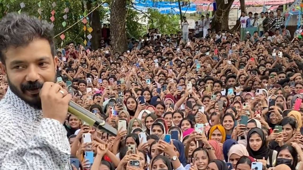 ഫറൂഖ് കോളേജിനെ ഇളക്കിമറിച്ച് ശ്രീനാഥ്‌ ഭാസി, 'ചട്ടമ്പി'യുടെ വിശേഷങ്ങൾ പങ്കുവെക്കാൻ താരങ്ങൾ കാമ്പസിൽ