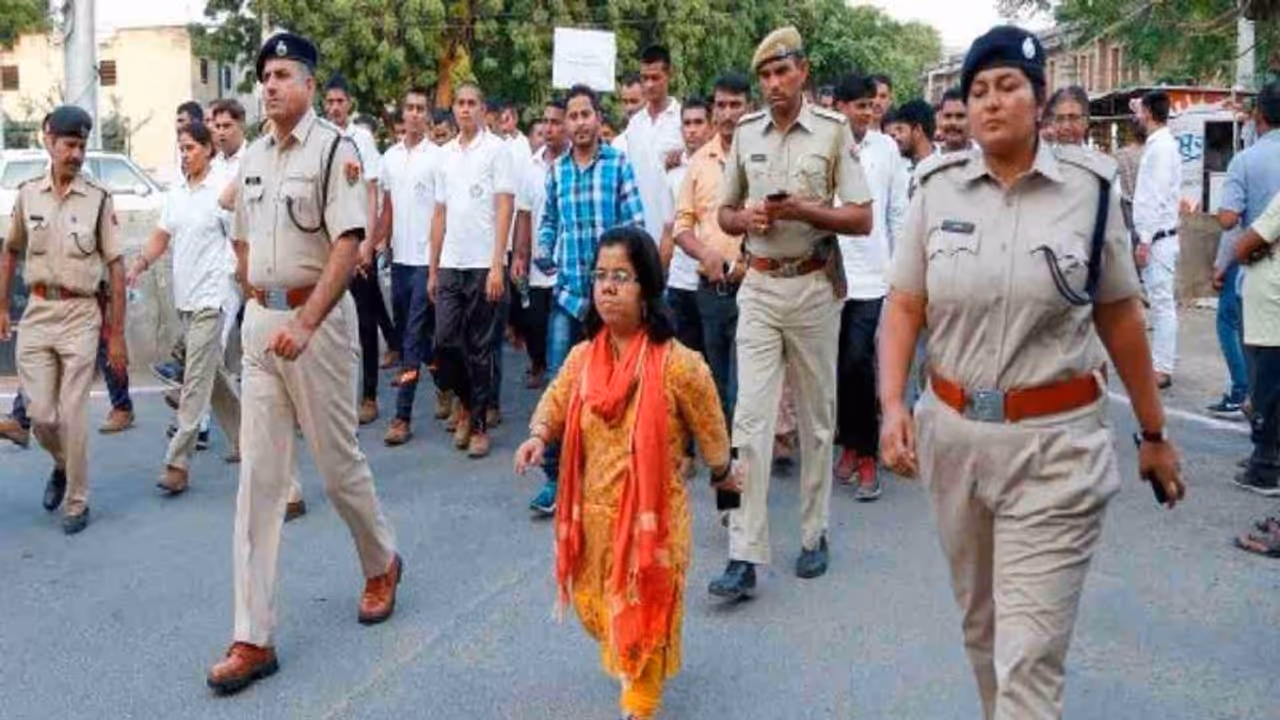 क्या IAS IPS बनने के लिए भी चाहिए होती है लंबाई, जानें क्या कहता है नियम 