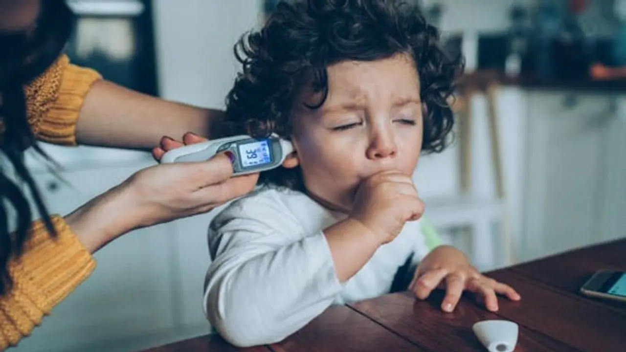 সারা রাত ধরে কাশছে বাচ্চা? ঘরোয়া উপায়ে কমান শিশুর শুকনো কাশি সারা রাত ধরে কাশছে বাচ্চা? ঘরোয়া উপায়ে কমান শিশুর শুকনো কাশি