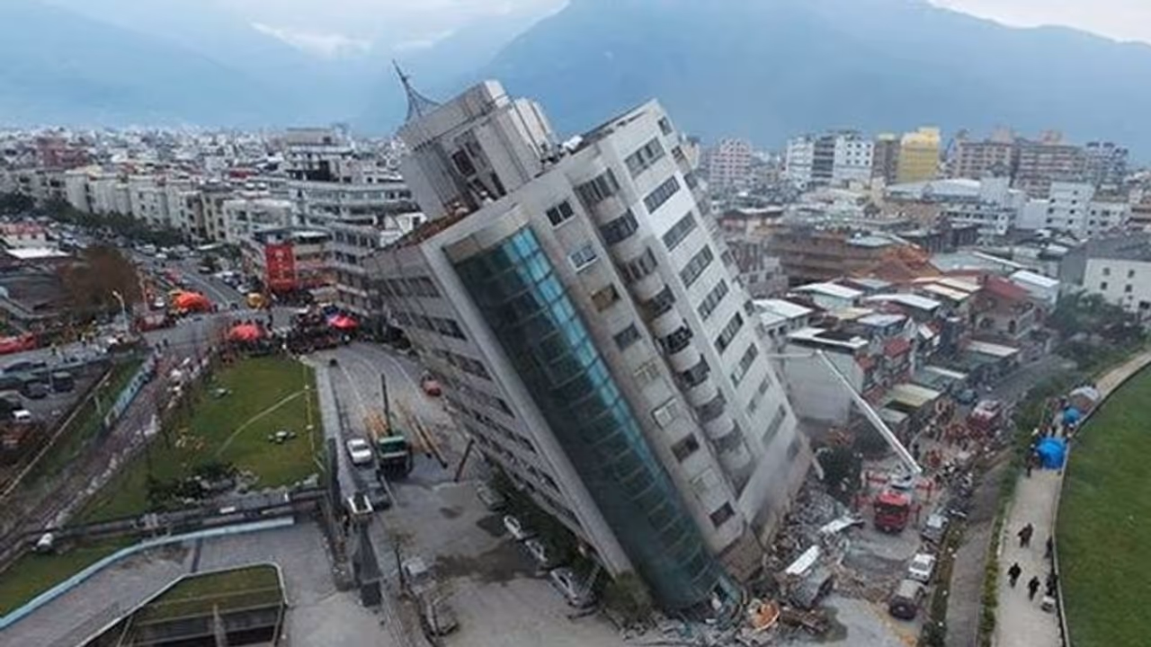 Taiwan Earthquake: দেখুন তাইওয়ান ভূমিকম্পের ভয়ঙ্কর তাণ্ডবের ভিডিও Taiwan Earthquake: দেখুন তাইওয়ান ভূমিকম্পের ভয়ঙ্কর তাণ্ডবের ভিডিও