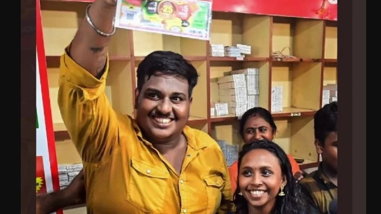 '2 കോടി മതി സിനിമ എടുക്കാൻ'; ഓണം ബമ്പറിന് പിന്നാലെ അനൂപിനെ തേടിയെത്തിയ ഓഫർ !