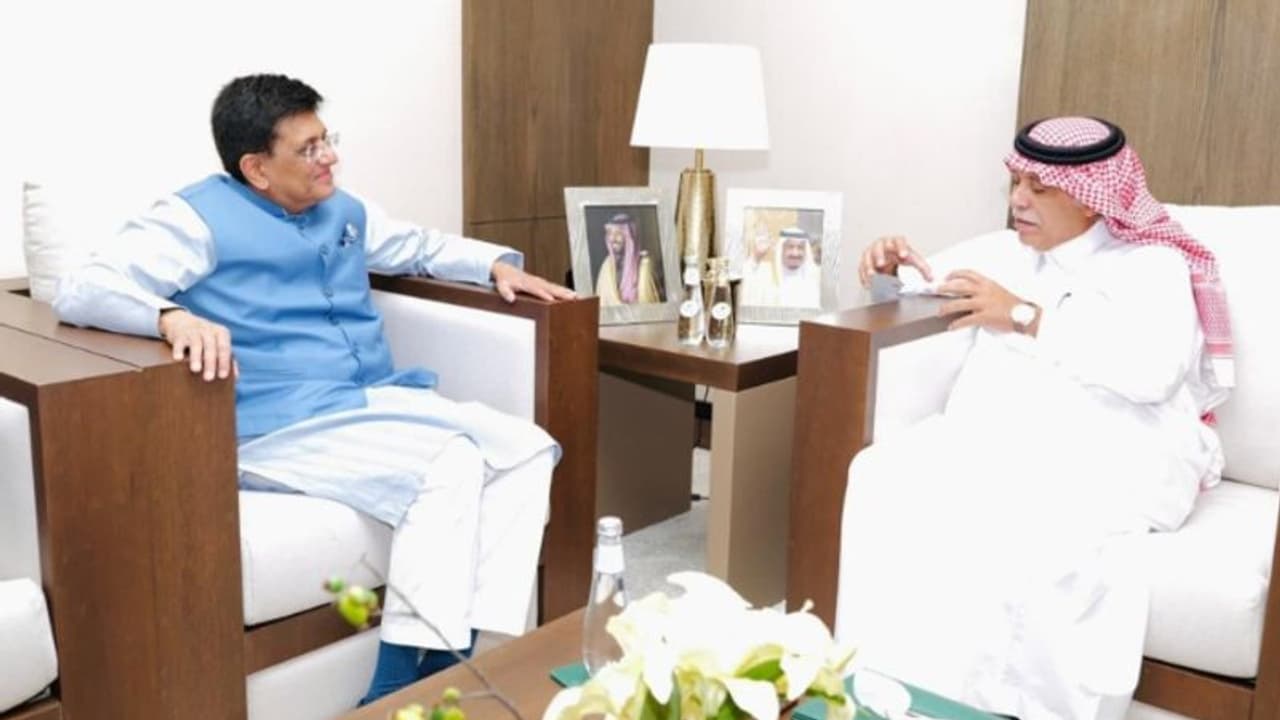 രണ്ട് ദിവസ സന്ദർശനത്തിനായി വാണിജ്യ മന്ത്രി പീയുഷ് ഗോയൽ സൗദി അറേബ്യയിലെത്തി രണ്ട് ദിവസ സന്ദർശനത്തിനായി വാണിജ്യ മന്ത്രി പീയുഷ് ഗോയൽ സൗദി അറേബ്യയിലെത്തി