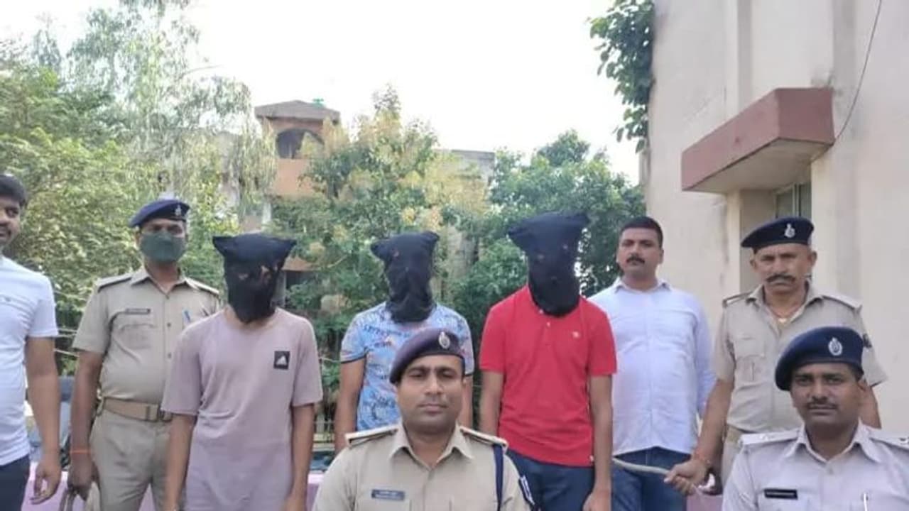 पटना में बैठकर अमेरिकियों से कर रहे थे ठगी, रेड में आरोपी के घर मिले इतने रुपए की पुलिस भी हैरान