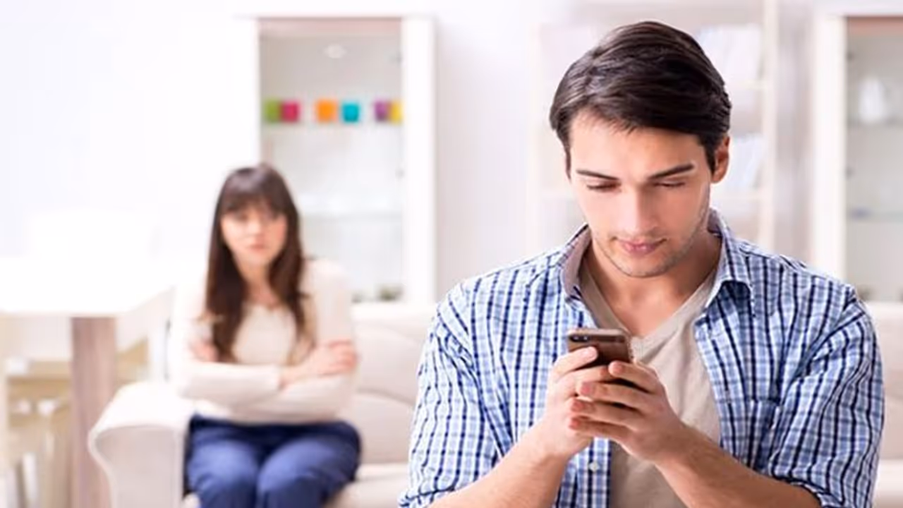 ब्लैक डायरी: शादी के 18 साल पहले सेक्रेटरी के साथ बनाया था कई बार संबंध, बीवी को नहीं पता लेकिन अब... ब्लैक डायरी: शादी के 18 साल पहले सेक्रेटरी के साथ बनाया था कई बार संबंध, बीवी को नहीं पता लेकिन अब...