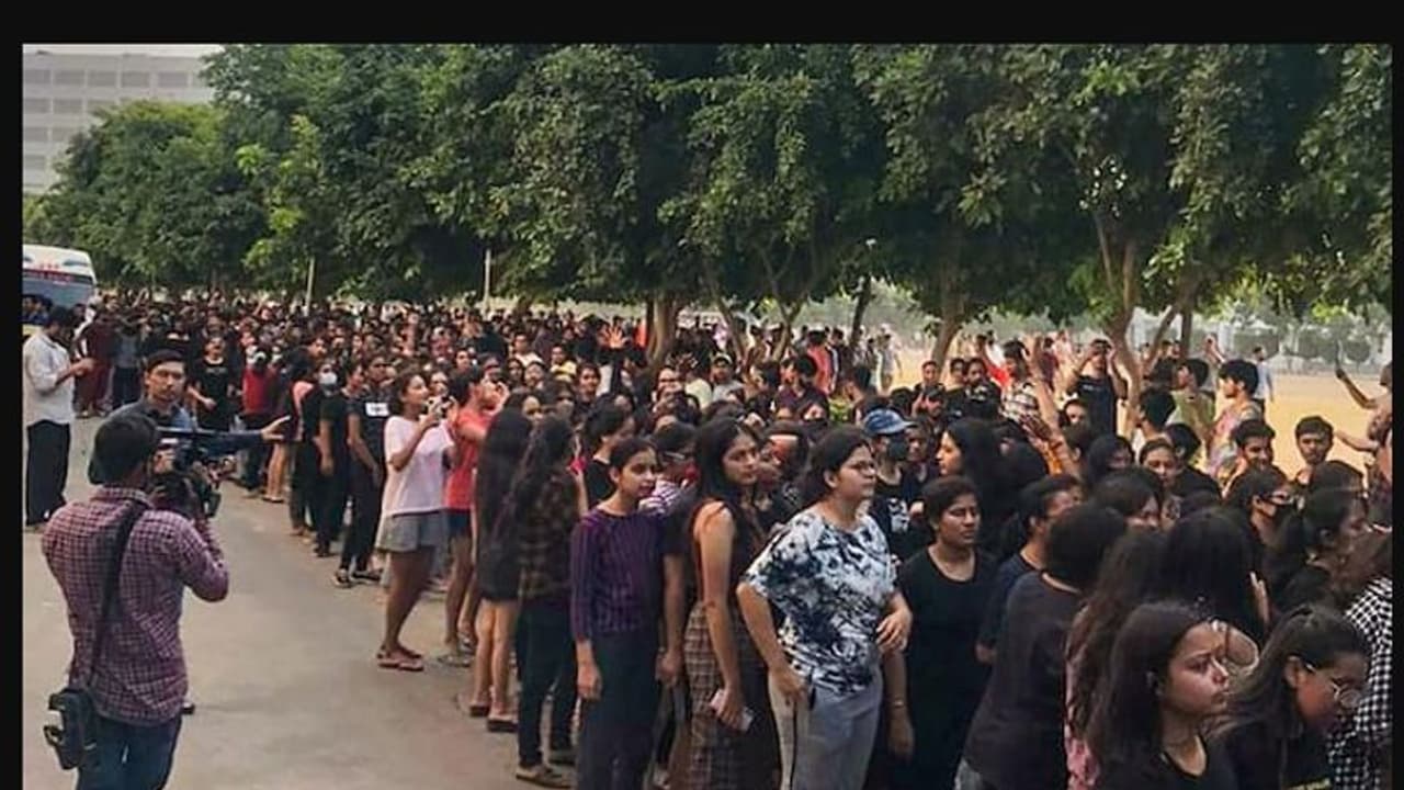 ವಿದ್ಯಾರ್ಥಿನಿಯರ ವಿಡಿಯೋ ಲೀಕ್ ಕೇಸ್ ಹಿಂದೆ ಖಲಿಸ್ತಾನ್? ಪ್ರತಿಭಟನೆ ನಿಲ್ಲಿಸಲು ಕೆನಡಾದಿಂದ ಬೆದರಿಕೆ ಕರೆ!