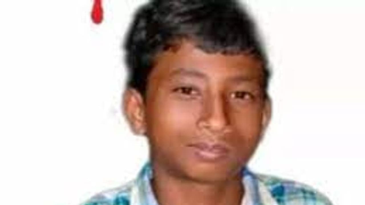 அதிர்ச்சி !! பள்ளிக்கூடத்திற்கு போக சொன்னதால் விபரீதம்.. தூக்கிட்டு தற்கொலை செய்துக்கொண்ட மாணவன்..