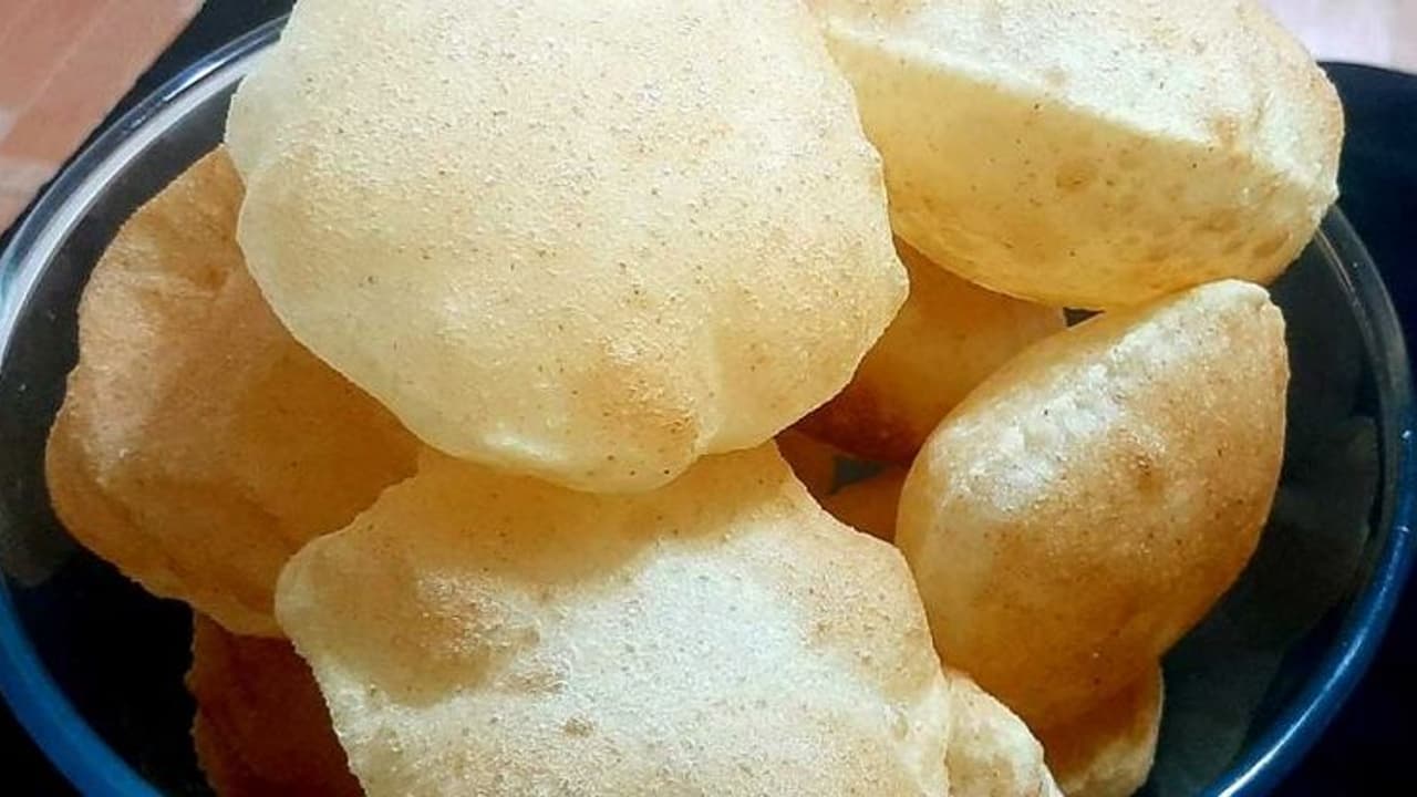 ಬಿಸಿ ಪೂರಿ ಕೊಡದ್ದಕ್ಕೆ ಸಿಟ್ಟು, ಮದುವೆ ಮನೆಯಲ್ಲಿ ಅತಿಥಿಗಳ ರಂಪಾಟ! ಬಿಸಿ ಪೂರಿ ಕೊಡದ್ದಕ್ಕೆ ಸಿಟ್ಟು, ಮದುವೆ ಮನೆಯಲ್ಲಿ ಅತಿಥಿಗಳ ರಂಪಾಟ!