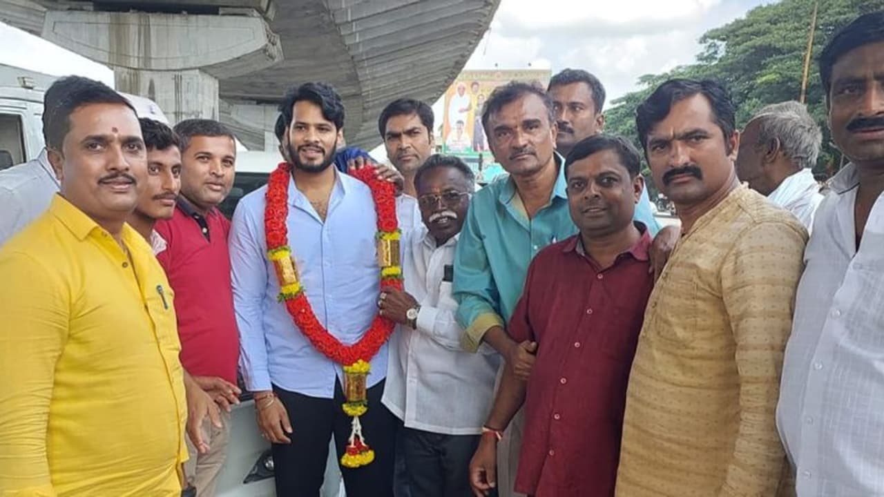 Mandya: ಭಿನ್ನಾಭಿಪ್ರಾಯ ಬಗೆಹರಿಸಲು ಪ್ರಯತ್ನ: ನಿಖಿಲ್ ಕುಮಾರಸ್ವಾಮಿ Mandya: ಭಿನ್ನಾಭಿಪ್ರಾಯ ಬಗೆಹರಿಸಲು ಪ್ರಯತ್ನ: ನಿಖಿಲ್ ಕುಮಾರಸ್ವಾಮಿ