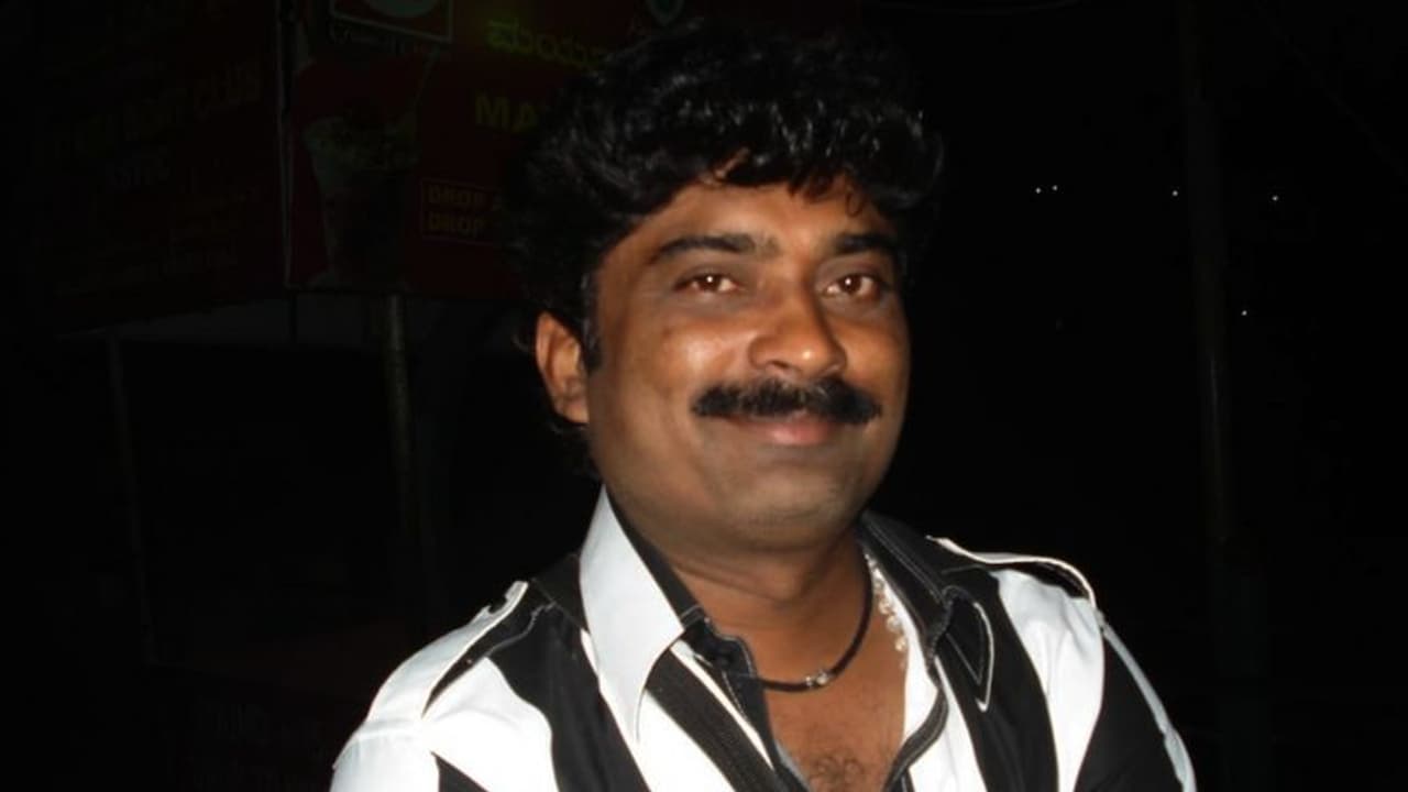 ബ്യൂട്ടി പാര്ലര് ജീവനക്കാരിയെ പീഡിപ്പിക്കാന് ശ്രമം; കോണ്ഗ്രസ് നേതാവ് അറസ്റ്റില്, സംഭവം കര്ണാടകയില് ബ്യൂട്ടി പാര്ലര് ജീവനക്കാരിയെ പീഡിപ്പിക്കാന് ശ്രമം; കോണ്ഗ്രസ് നേതാവ് അറസ്റ്റില്, സംഭവം കര്ണാടകയില്