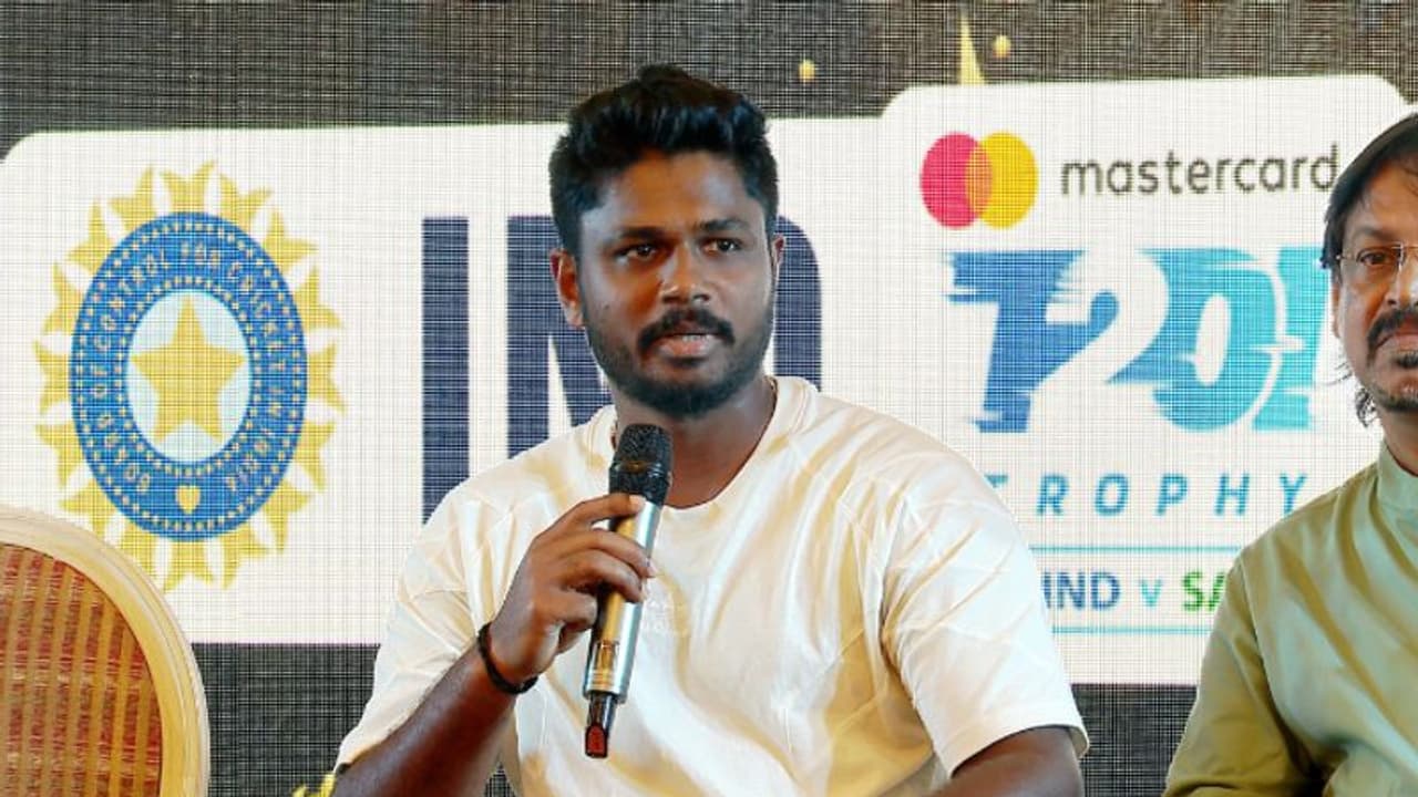 'സ്റ്റേഡിയത്തിൽ പ്രതിഷേധം ഉണ്ടാകരുത്, മത്സരം ആഘോഷമാക്കൂ'; ആരാധകരോട് സ്നേഹപൂര്വം സഞ്ജു സാംസണ് 'സ്റ്റേഡിയത്തിൽ പ്രതിഷേധം ഉണ്ടാകരുത്, മത്സരം ആഘോഷമാക്കൂ'; ആരാധകരോട് സ്നേഹപൂര്വം സഞ്ജു സാംസണ്