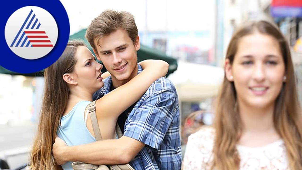 'ನಾನು ಚೆನ್ನಾಗಿಯೇ ಇದ್ದೇನೆ, ಆದರೂ ಗಂಡ ಬೇರೆ ಹೆಣ್ಣನ್ನೇ ಗುರಾಯಿಸುತ್ತಾನೆ!' 'ನಾನು ಚೆನ್ನಾಗಿಯೇ ಇದ್ದೇನೆ, ಆದರೂ ಗಂಡ ಬೇರೆ ಹೆಣ್ಣನ್ನೇ ಗುರಾಯಿಸುತ್ತಾನೆ!'