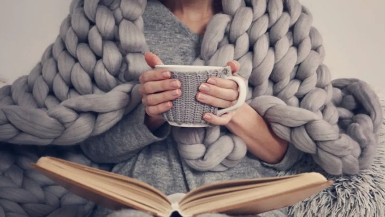 महिलाएं पुरुषों की तुलना में ज्यादा ठंडी क्यों होती हैं? वैज्ञानिकों ने खोला रहस्य