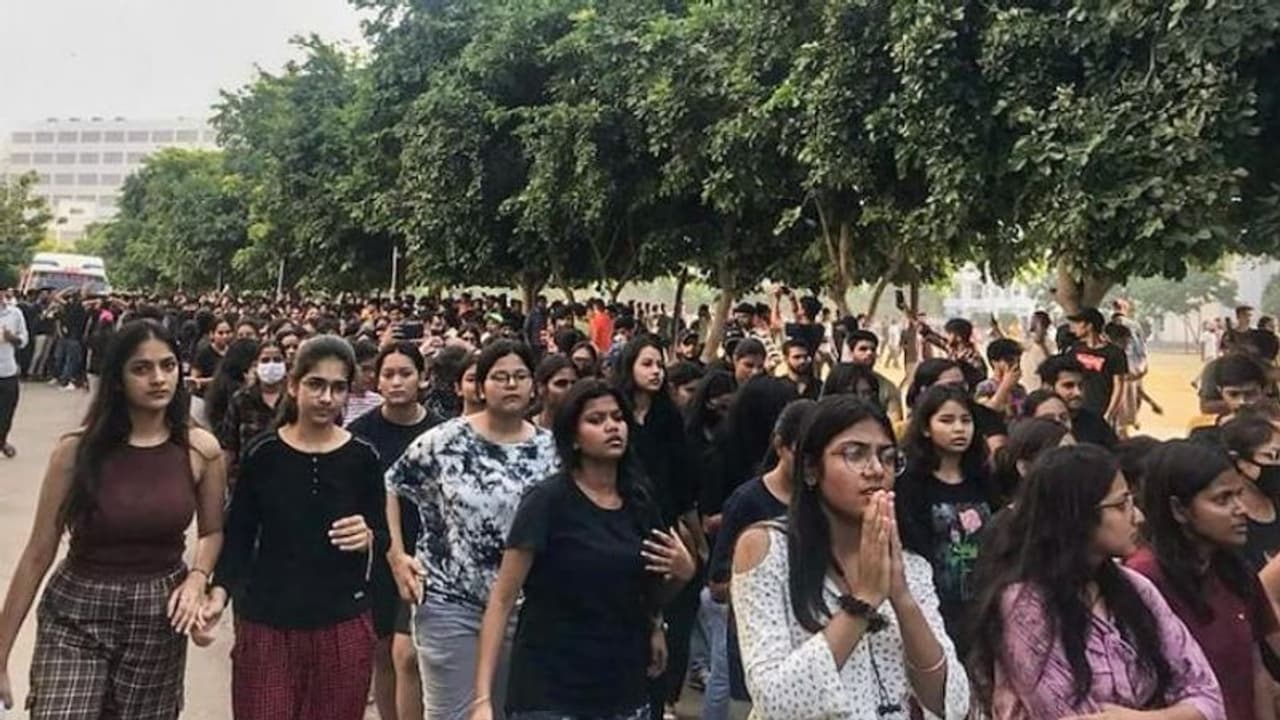 ಹಾಸ್ಟೆಲ್‌ ವಿದ್ಯಾರ್ಥಿನಿಯರ ನಗ್ನ ವಿಡಿಯೋ ಲೀಕ್‌ ಪ್ರಕರಣ: ಬೆಳಕಿಗೆ ಬಂತು ಶಾಕಿಂಗ್‌ ಸತ್ಯ