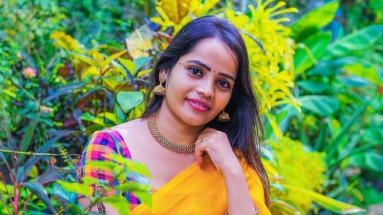 'പ്രണയനൈരാശ്യം, വീട്ടുകാരുടെ സമ്മര്ദ്ദം', യുവനടിയുടെ ആത്മഹത്യയില് അന്വേഷണമെന്ന് പൊലീസ് 'പ്രണയനൈരാശ്യം, വീട്ടുകാരുടെ സമ്മര്ദ്ദം', യുവനടിയുടെ ആത്മഹത്യയില് അന്വേഷണമെന്ന് പൊലീസ്