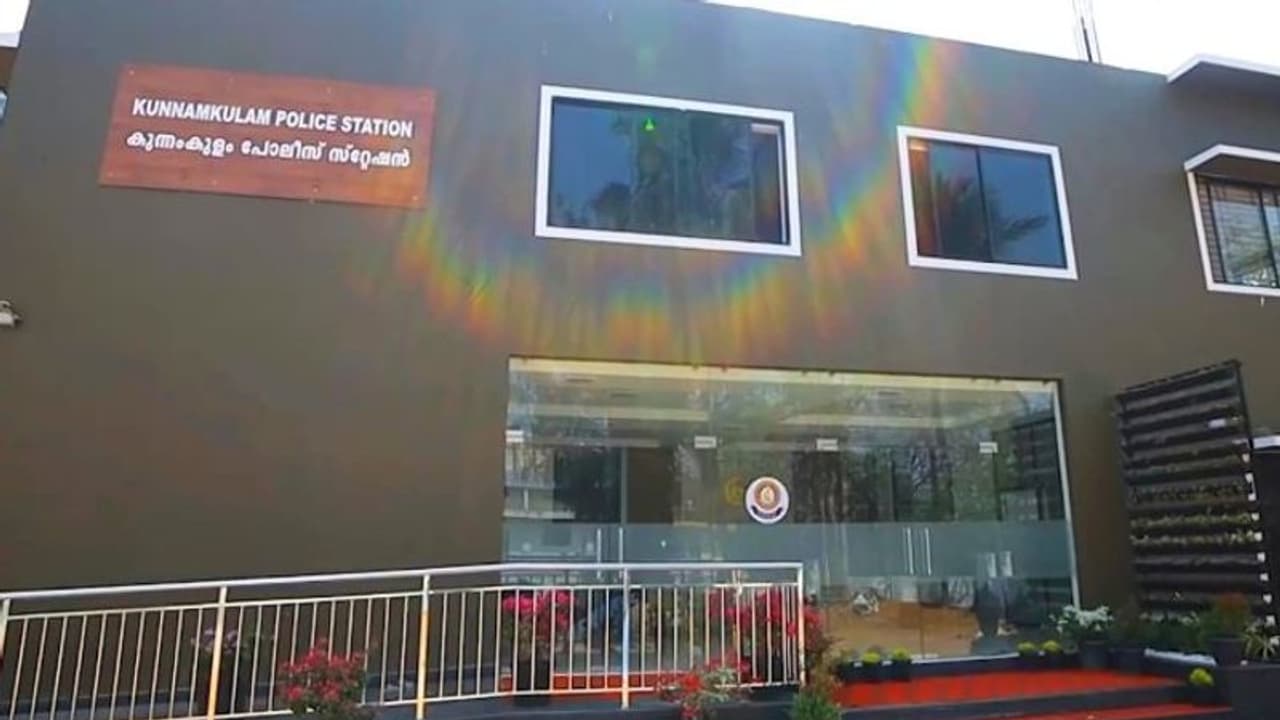 ഓട്ടോറിക്ഷ ഡ്രൈവര്‍ക്കും യാത്രക്കാരിക്കും നേരെ സദാചാര ആക്രമണം നടത്തിയ രണ്ട് പേ‍ര്‍ പിടിയിൽ