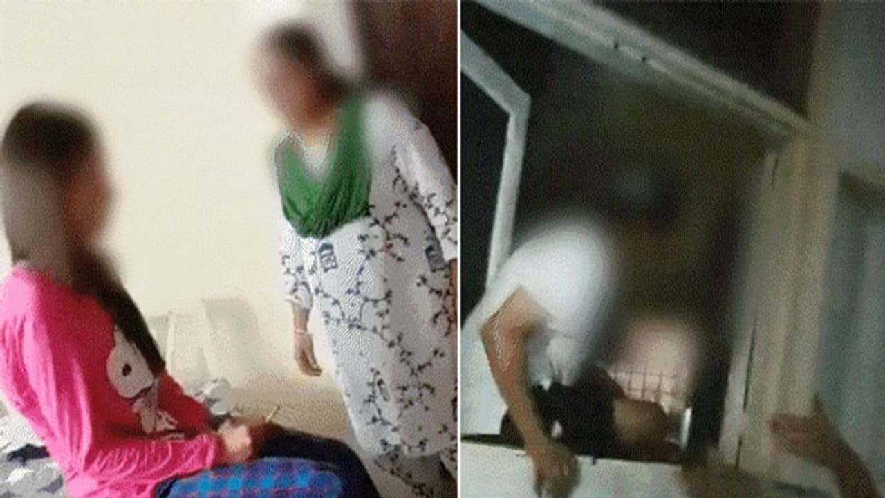 चंडीगढ़ MMS कांड : 4 दिन बाद भी अनसुलझे हैं कई सवाल, इस देश से भी जुड़ रहे तार चंडीगढ़ MMS कांड : 4 दिन बाद भी अनसुलझे हैं कई सवाल, इस देश से भी जुड़ रहे तार