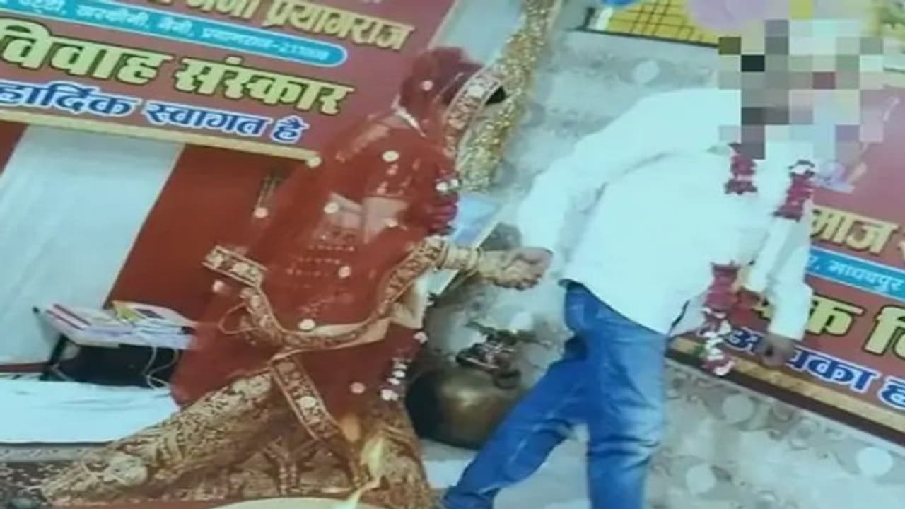 प्रयागराज: महिला ने खुद को बेसहारा बताकर युवक से रचाई शादी, पीड़ित पति की आपबीती सुनकर रह जाएंगे दंग प्रयागराज: महिला ने खुद को बेसहारा बताकर युवक से रचाई शादी, पीड़ित पति की आपबीती सुनकर रह जाएंगे दंग