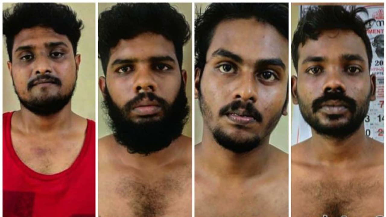 ആലപ്പുഴയിലെ 22 കാരനെ തട്ടിക്കൊണ്ടുപോയ കേസ്, അറസ്റ്റിലായത് നാലംഗ സംഘം; പുറത്തായത് ഞെട്ടിക്കുന്ന വിവരങ്ങൾ ആലപ്പുഴയിലെ 22 കാരനെ തട്ടിക്കൊണ്ടുപോയ കേസ്, അറസ്റ്റിലായത് നാലംഗ സംഘം; പുറത്തായത് ഞെട്ടിക്കുന്ന വിവരങ്ങൾ