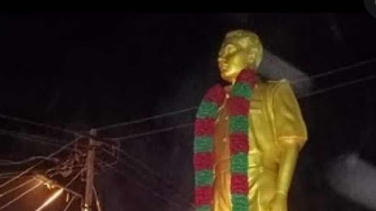 ஸ்ரீவில்லிபுத்தூர் இம்மானுவேல் சிலை; விருதுநகர் ஆட்சியருக்கு மதுரை உயர்நீதிமன்றக் கிளை புதிய உத்தரவு!! ஸ்ரீவில்லிபுத்தூர் இம்மானுவேல் சிலை; விருதுநகர் ஆட்சியருக்கு மதுரை உயர்நீதிமன்றக் கிளை புதிய உத்தரவு!!