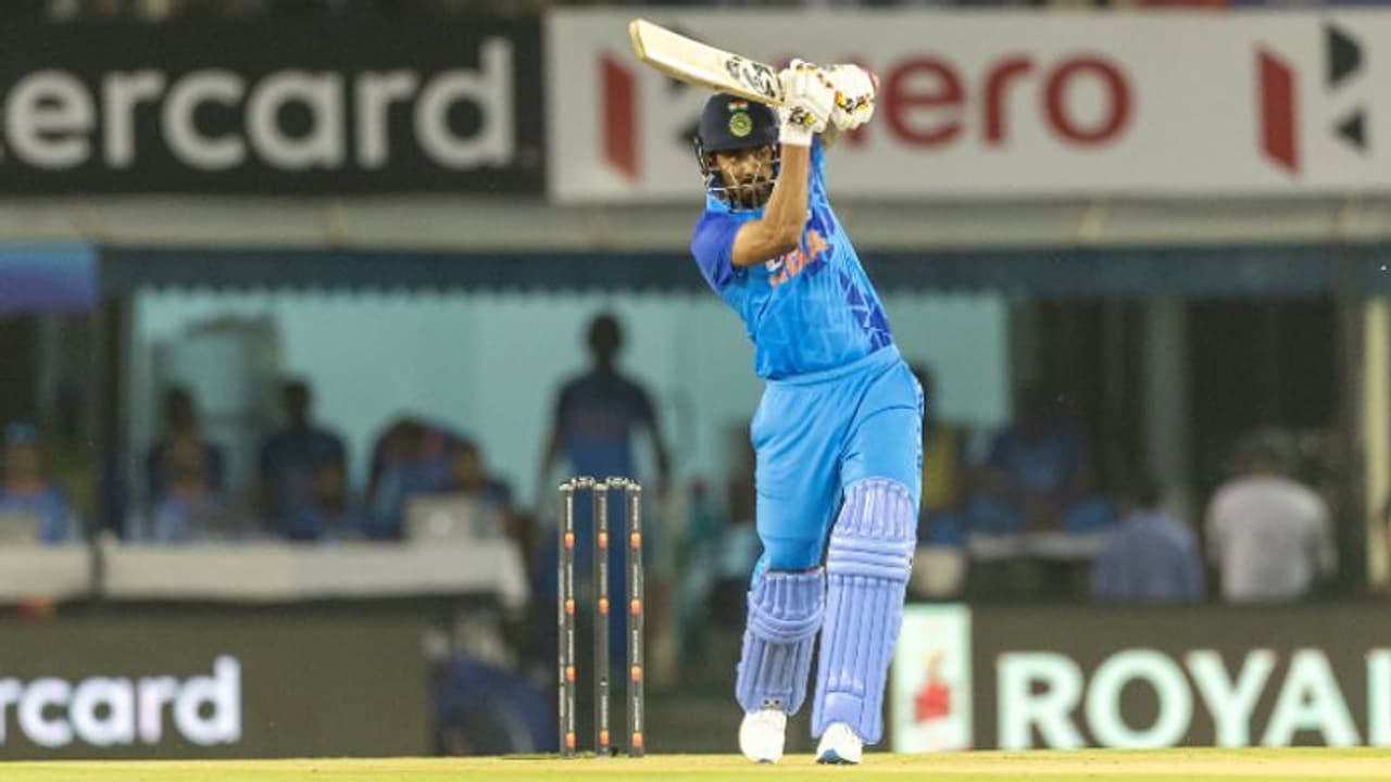 വിമര്‍ശകരുടെ വായടപ്പിച്ച് കെ എല്‍ രാഹുല്‍; വെടിക്കെട്ട് ഫിഫ്റ്റിക്കിടെ പിന്നിട്ടത് നിരവധി നാഴികക്കല്ലുകള്‍