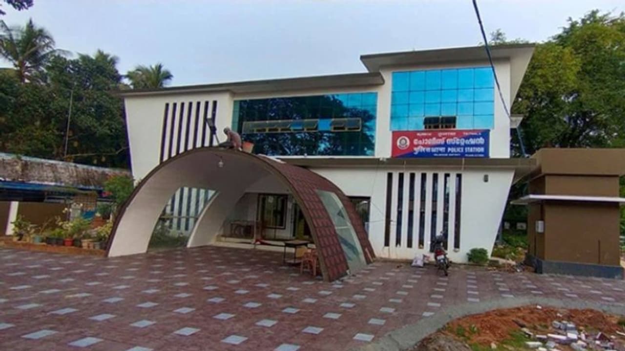 അമ്പതുകാരി വീട്ടിനകത്ത് പൊള്ളലേറ്റ് മരിച്ച നിലയിൽ, ആത്മഹത്യയെന്ന് നിഗമനം