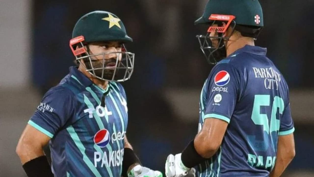 போட்டிக்கு போட்டி பொளந்துகட்டும் ரிஸ்வான்.. 4வது டி20யிலும் அரைசதம்! ஆனாலும் இங்கி.,க்கு எளிய இலக்கு போட்டிக்கு போட்டி பொளந்துகட்டும் ரிஸ்வான்.. 4வது டி20யிலும் அரைசதம்! ஆனாலும் இங்கி.,க்கு எளிய இலக்கு