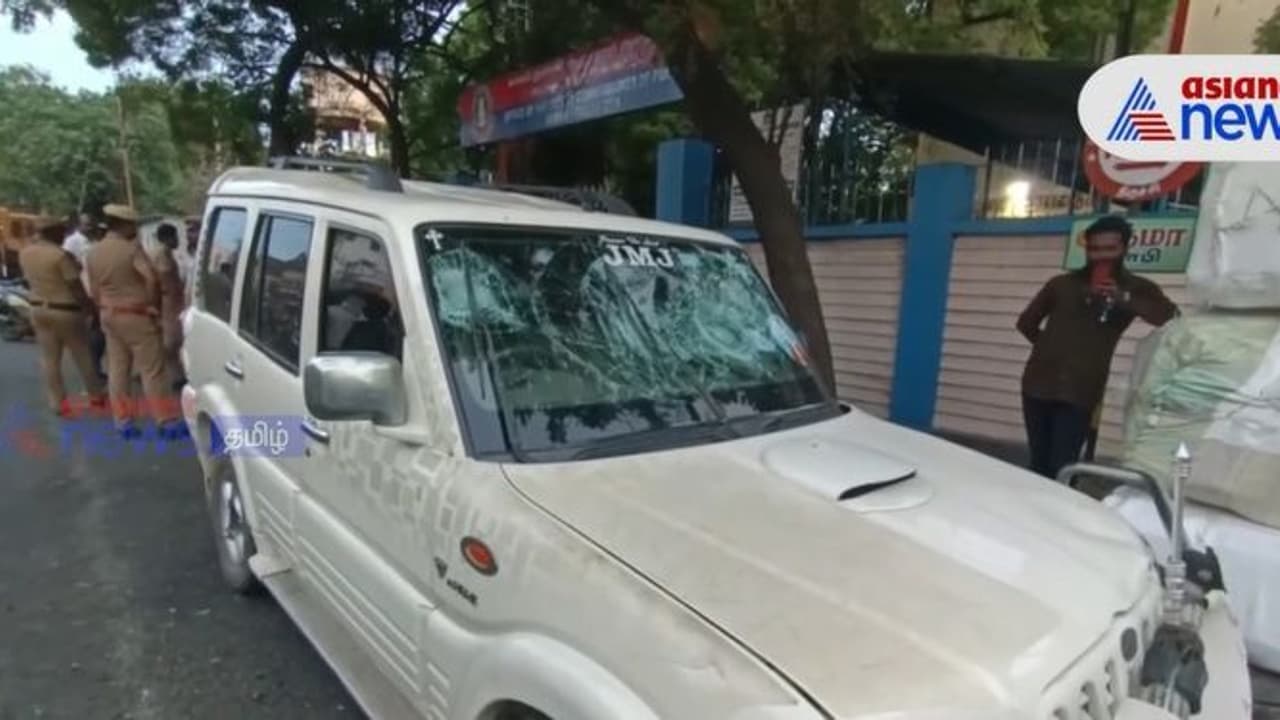 மதுபோதையில் ஸ்கார்பியோ காரை ஓட்டி 13 பேர் மீது மோதிச் சென்ற நபரை தட்டி தூக்கிய போலீசார்!!