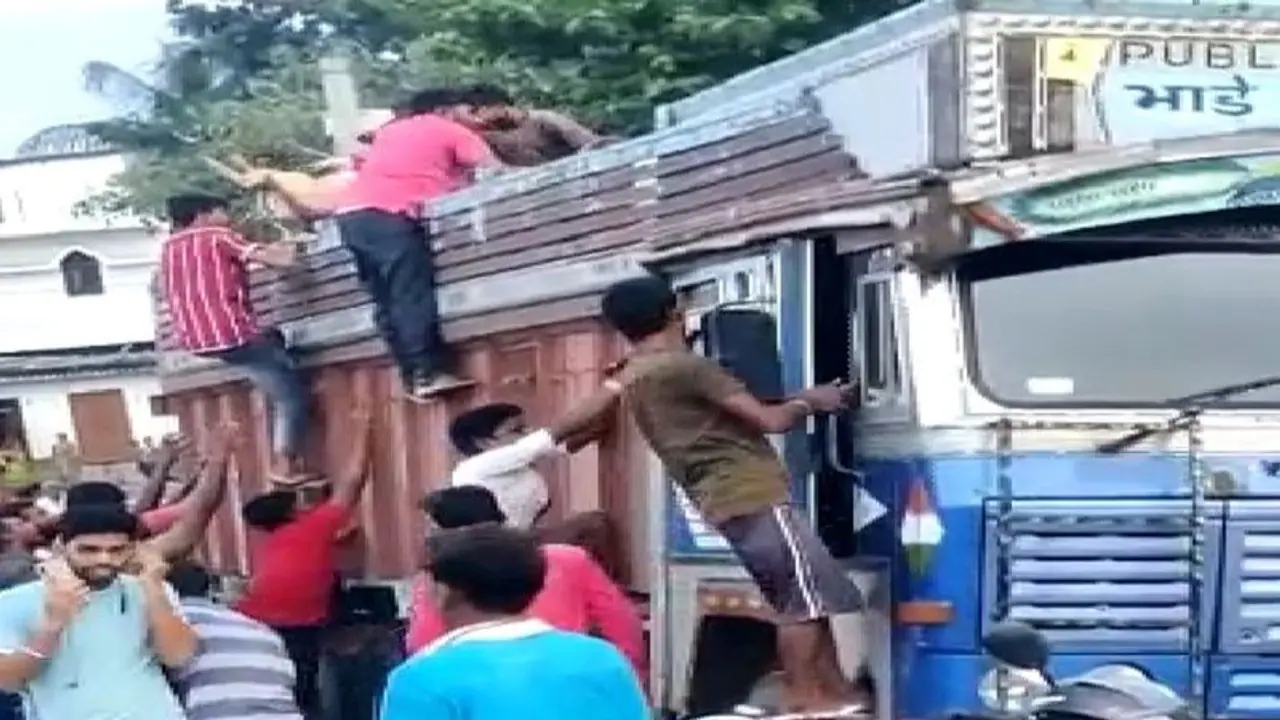 बिहार के इस जिले में मची बकरियों की लूट, तमाशा देख हर कोई था हैरान, जानें मामला