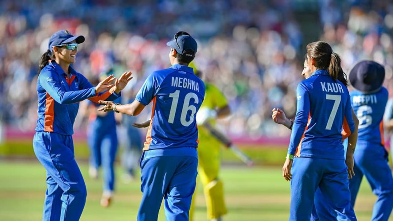 Women's Asia Cup Cricket: भारतीय टीम की कमान संभालेंगी हरमनप्रीत कौर, जानें कौन टीम से OUT किसको मिला मौका Women's Asia Cup Cricket: भारतीय टीम की कमान संभालेंगी हरमनप्रीत कौर, जानें कौन टीम से OUT किसको मिला मौका