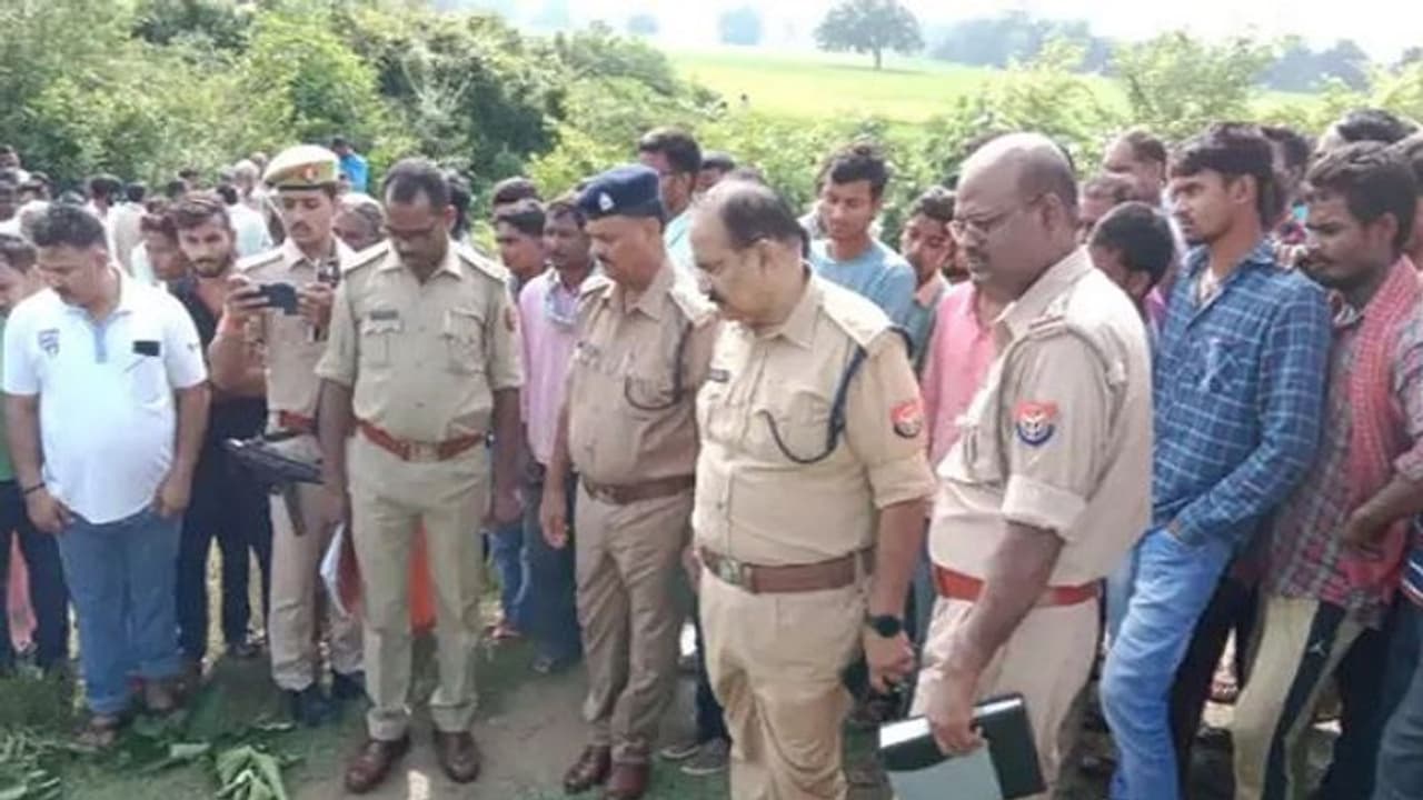 सुल्तानपुर: घर से 100 मीटर की दूरी पर मिला युवक का शव, सुसाइड नोट मिलने से हत्या आत्महत्या में उलझी गुत्थी सुल्तानपुर: घर से 100 मीटर की दूरी पर मिला युवक का शव, सुसाइड नोट मिलने से हत्या आत्महत्या में उलझी गुत्थी