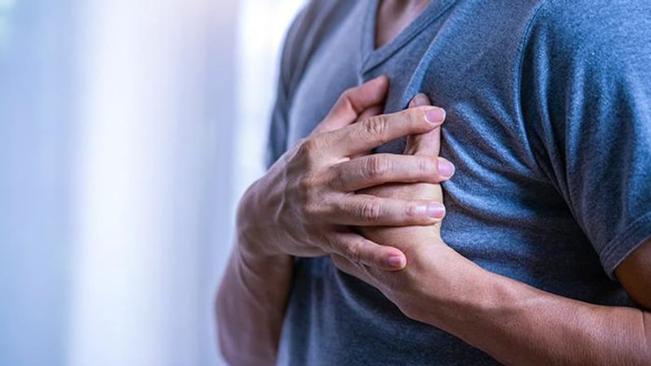 Heart Attack: Vomiting to nausea and more unexpected warning signs you should look out for 