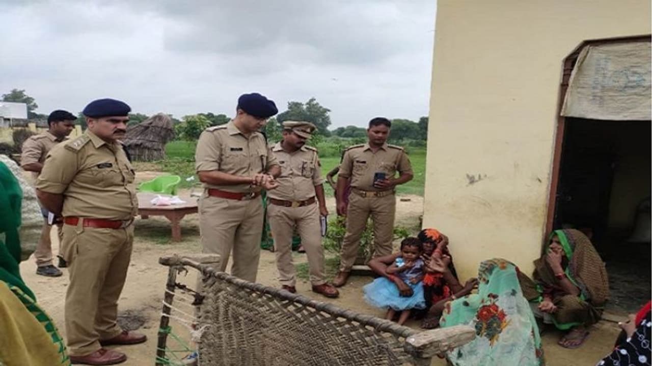 प्रयागराज: 12 साल के मासूम की संदिग्ध परिस्थितियों में हुई मौत, हत्या की वजह तलाश रही पुलिस प्रयागराज: 12 साल के मासूम की संदिग्ध परिस्थितियों में हुई मौत, हत्या की वजह तलाश रही पुलिस